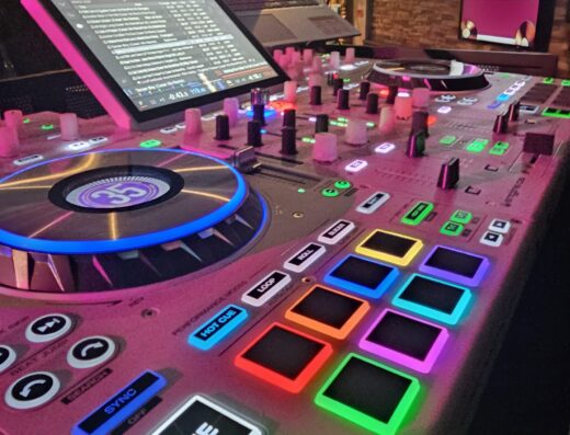 DJ2SHEA